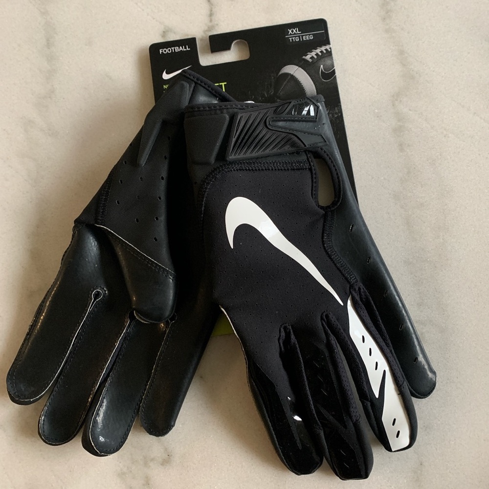 Brand new Nike Vapor Jet Football gloves